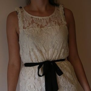 Small Cream lace Monteau dress w black waist tie